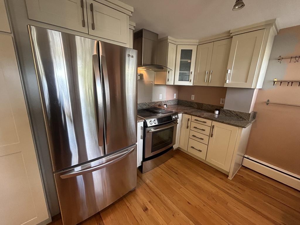 53 Dickson Ave – photo 5