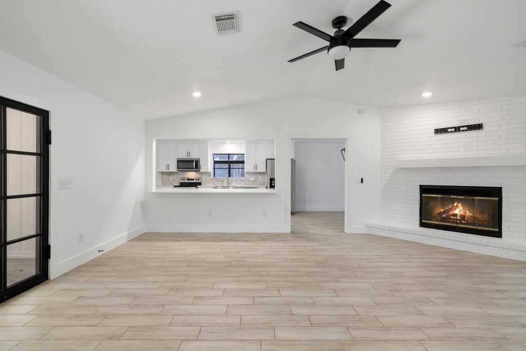336 Columbine St – photo 2