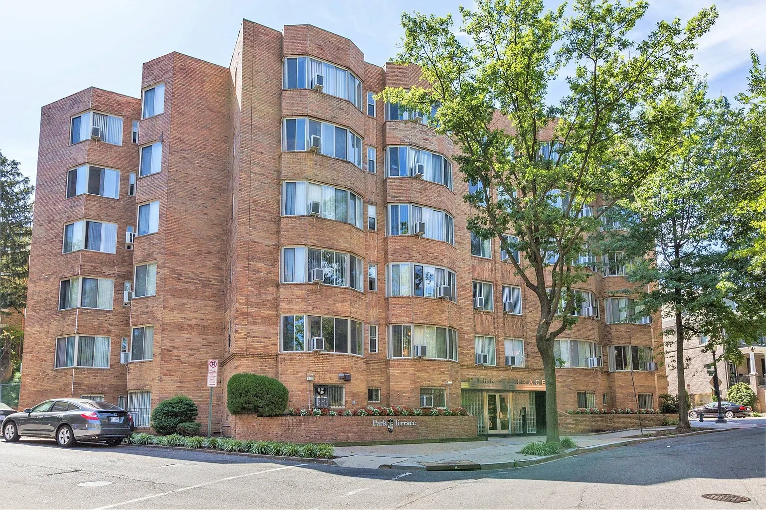 Park Terrace – photo 2