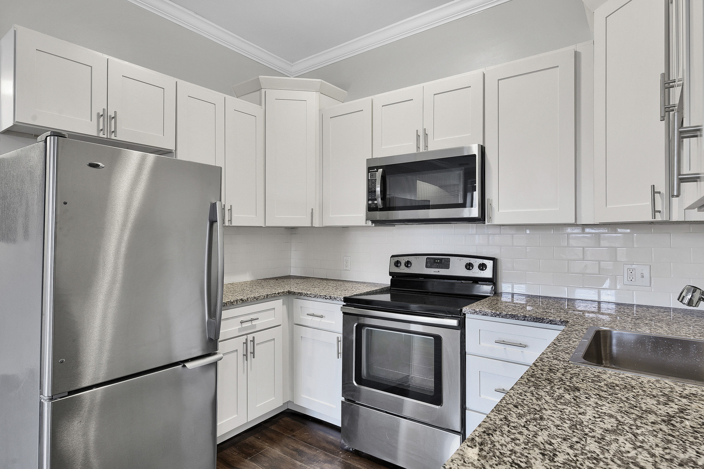 2263 Indiana Ave – photo 4