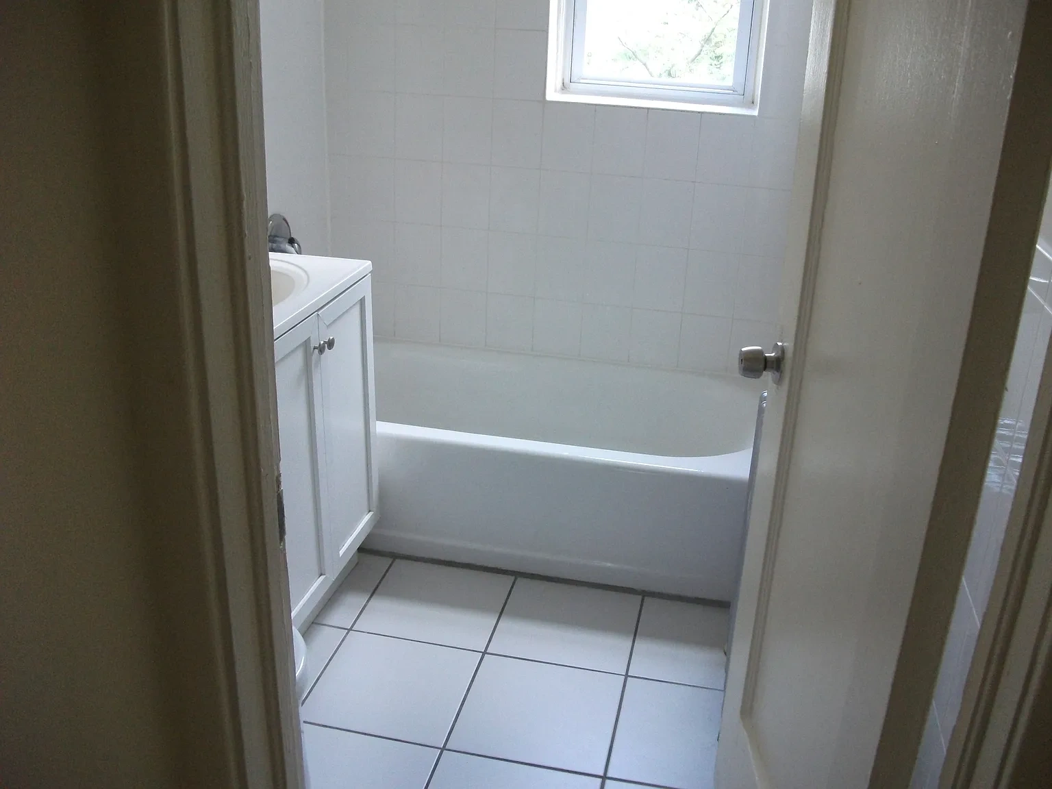 9-15 Chapman Place – photo 1