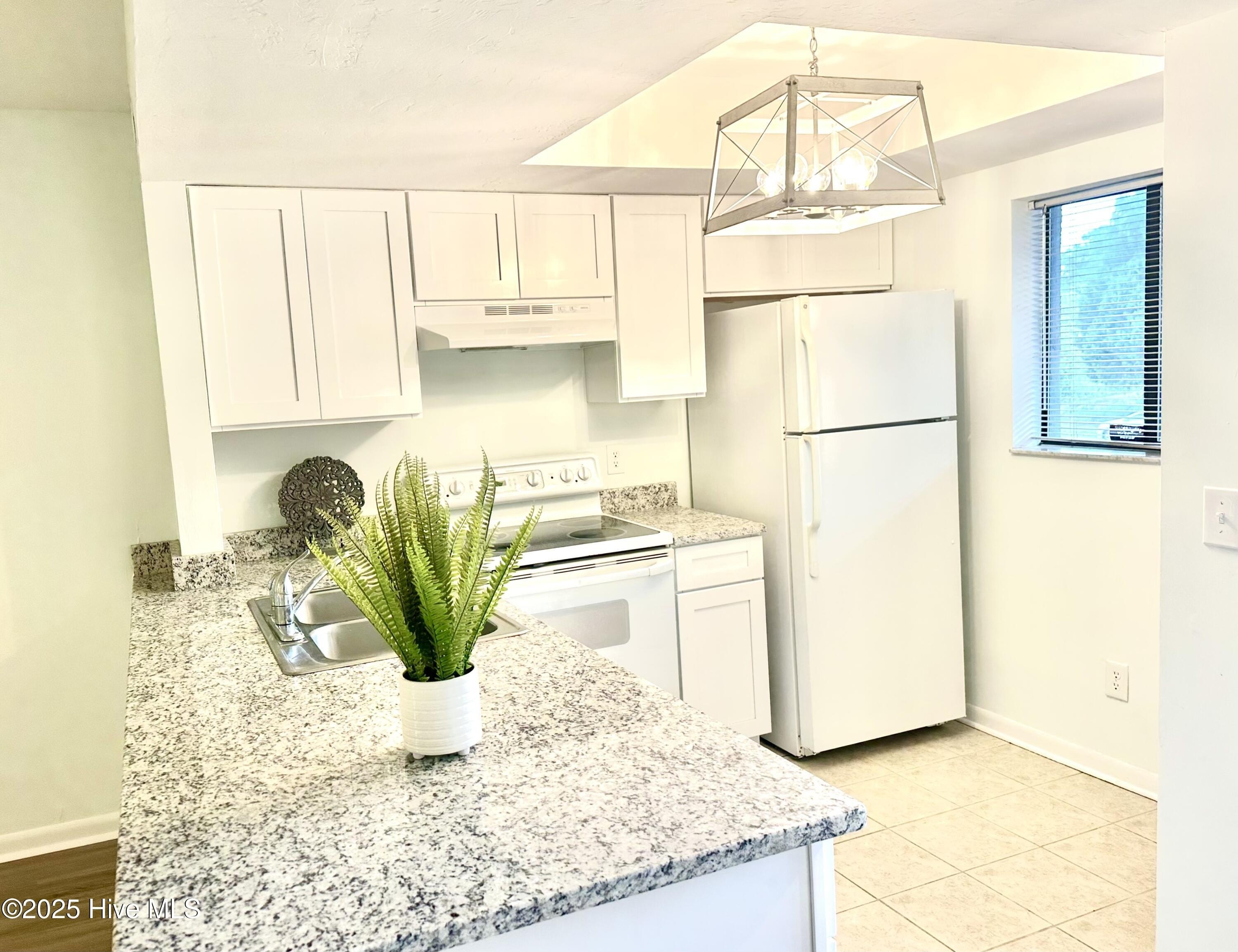 4451 Holly Tree Rd – photo 3