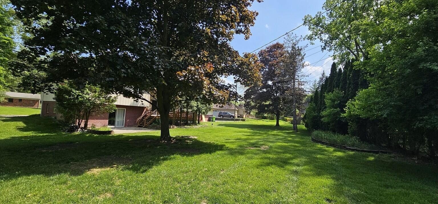 2838 Birchena Crescent – photo 2