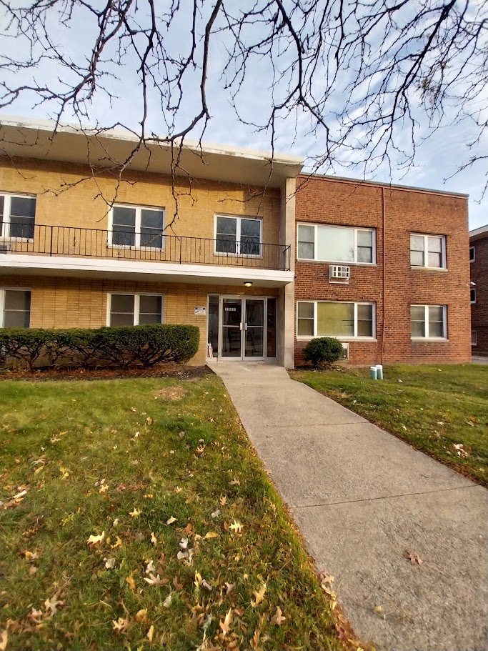 17808 Lakeshore Blvd unit 103 – photo 1