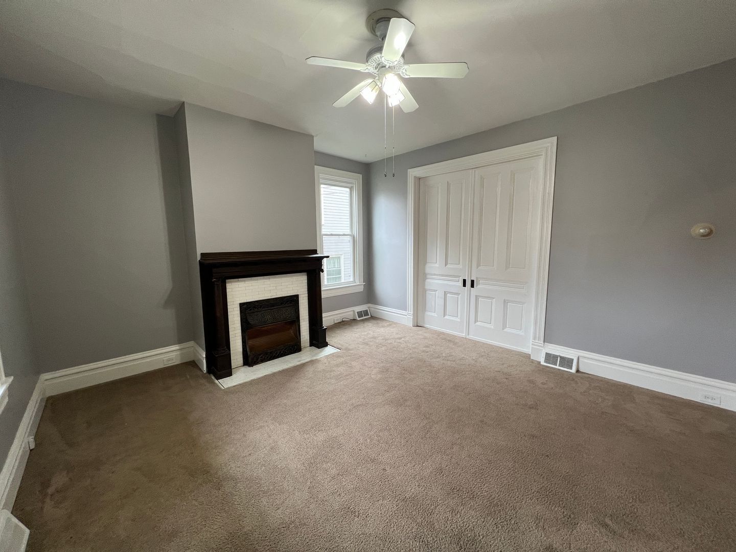 325 Rowland Ave unit Apt. #1 – photo 2