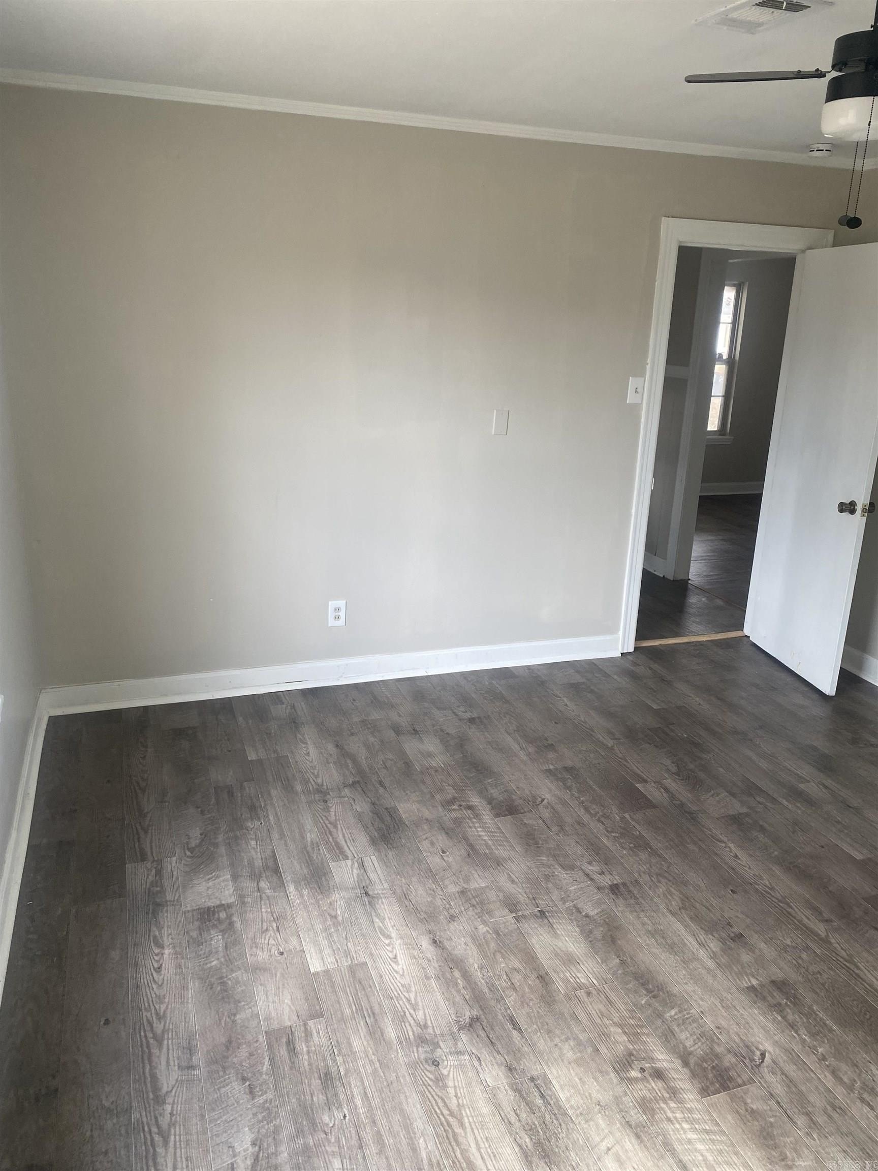 304 W 27th Ave – photo 3