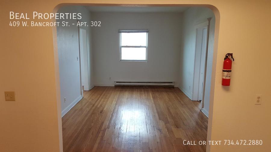 409 W Bancroft St – photo 2
