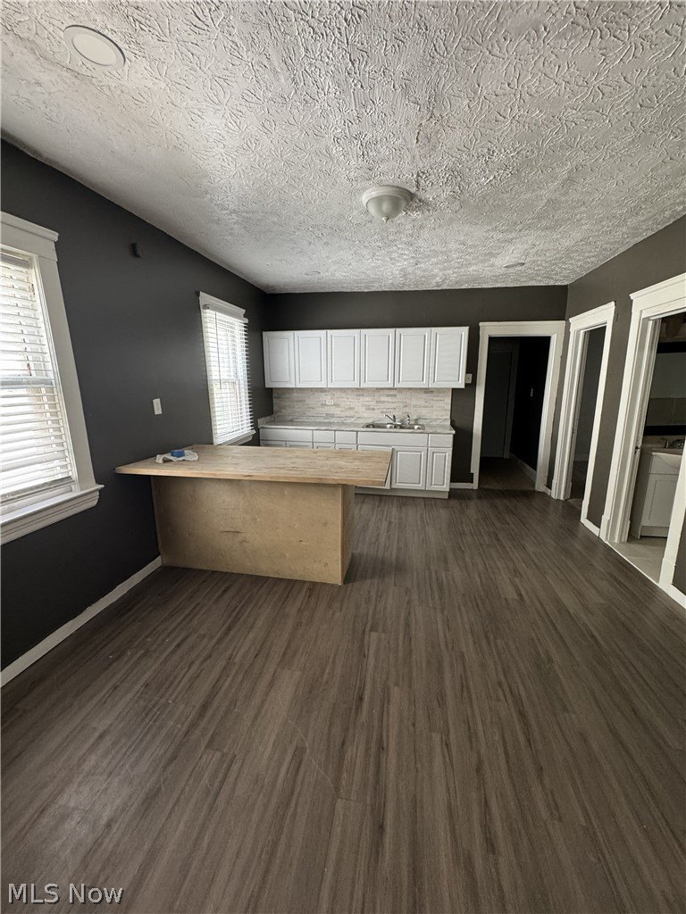 10209 Elwell Ave – photo 4