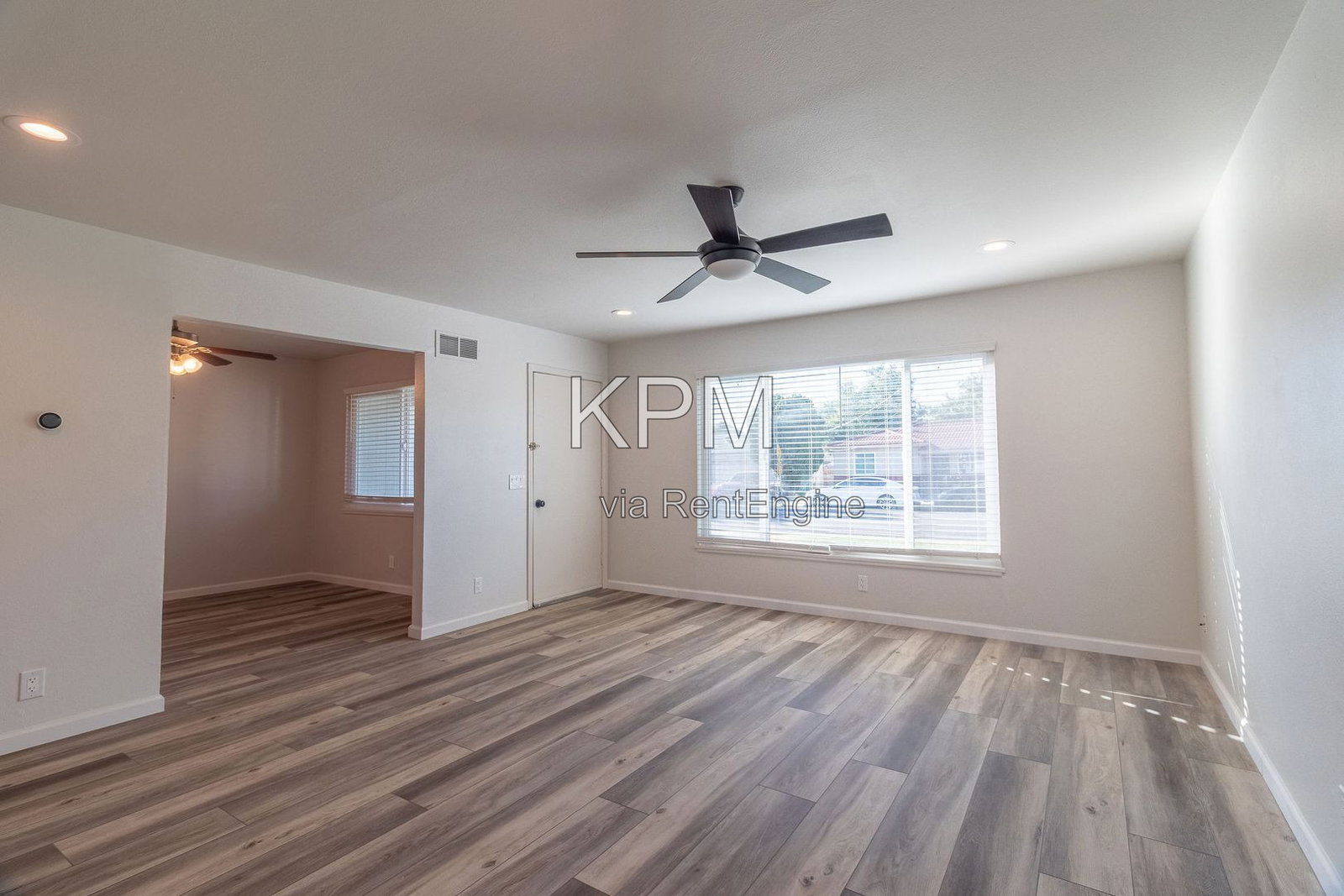 4248 E 4th St – photo 3