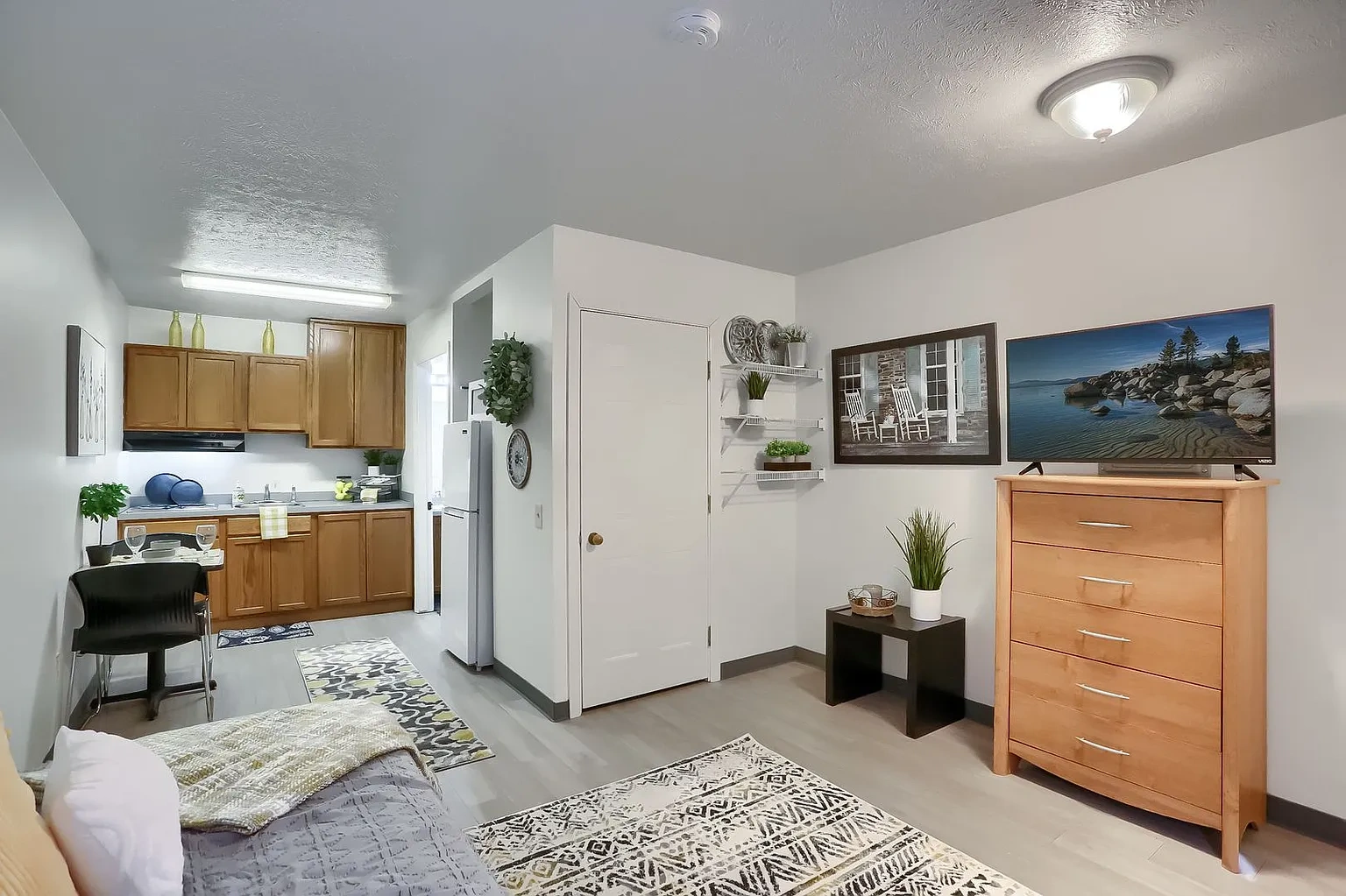 Stoneworth Apartments LLC. – photo 2