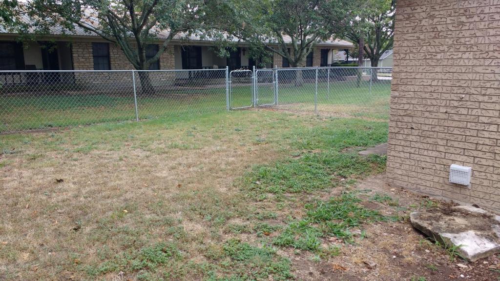 1001 Lewis Dr – photo 2
