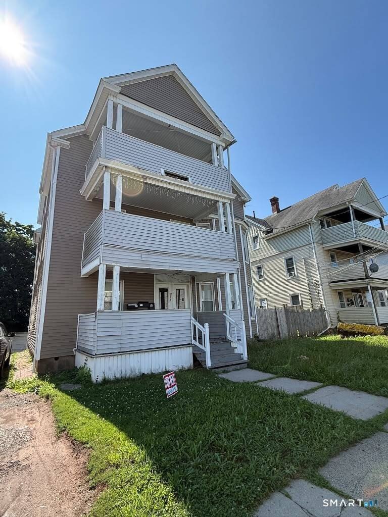 727 East St – photo 2