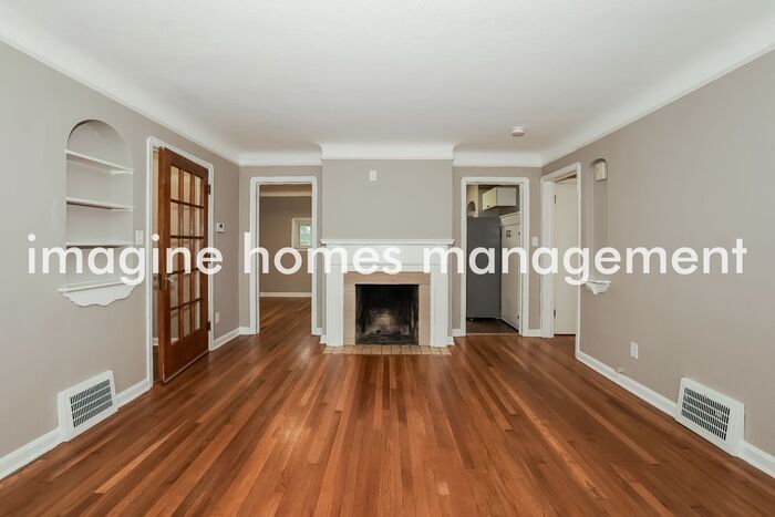 2080 Olive Ave – photo 4