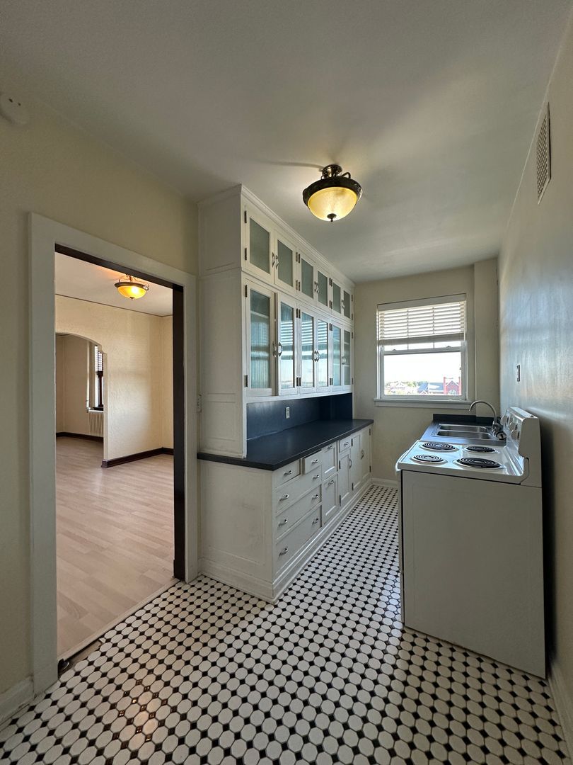 654 4th Ave N unit 601 – photo 2