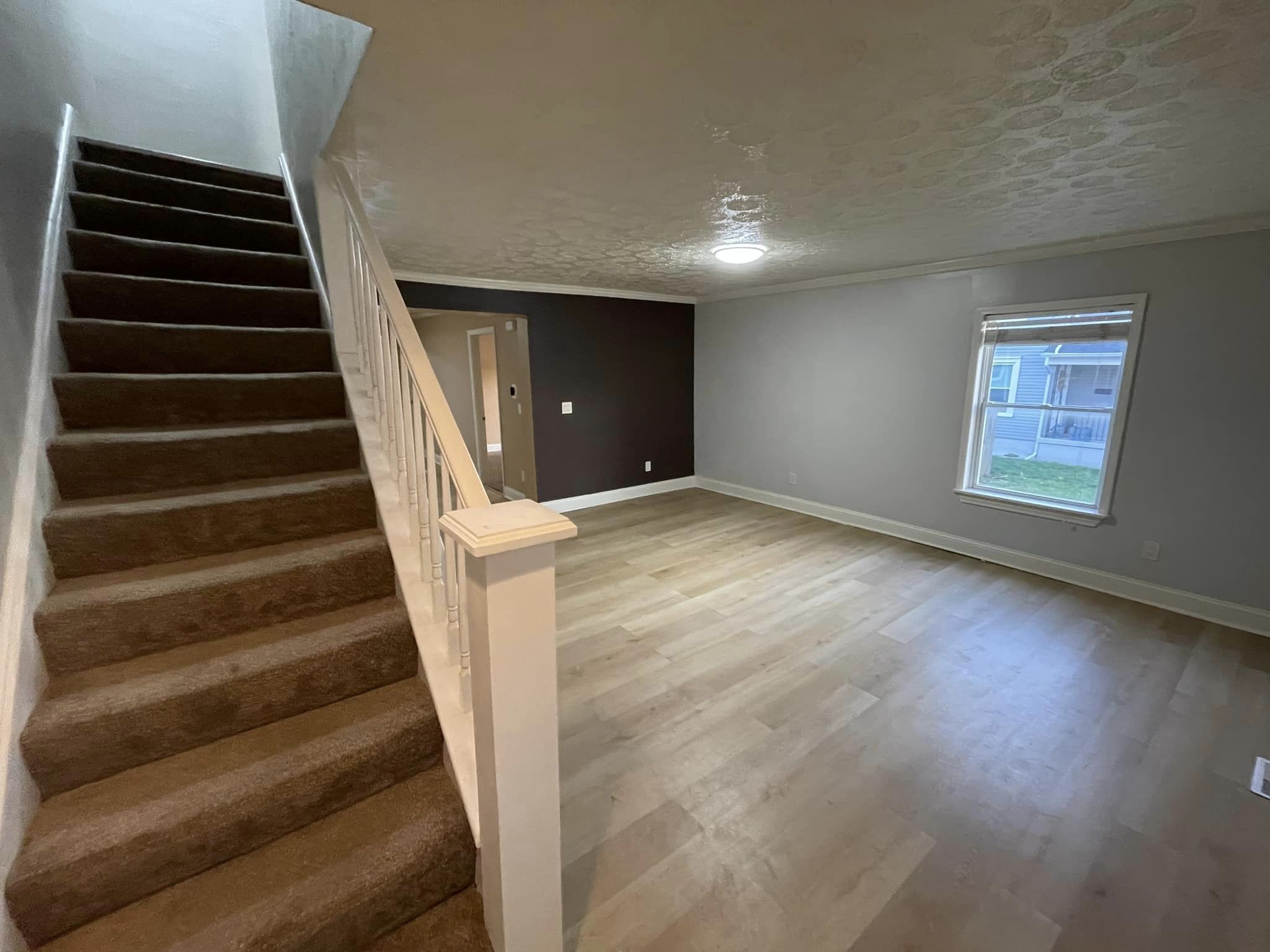 332 E Lincoln St – photo 2
