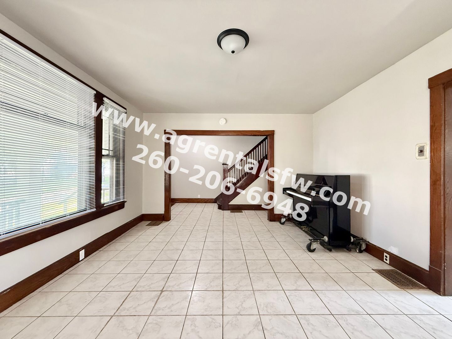 2921 Hoagland Ave – photo 3