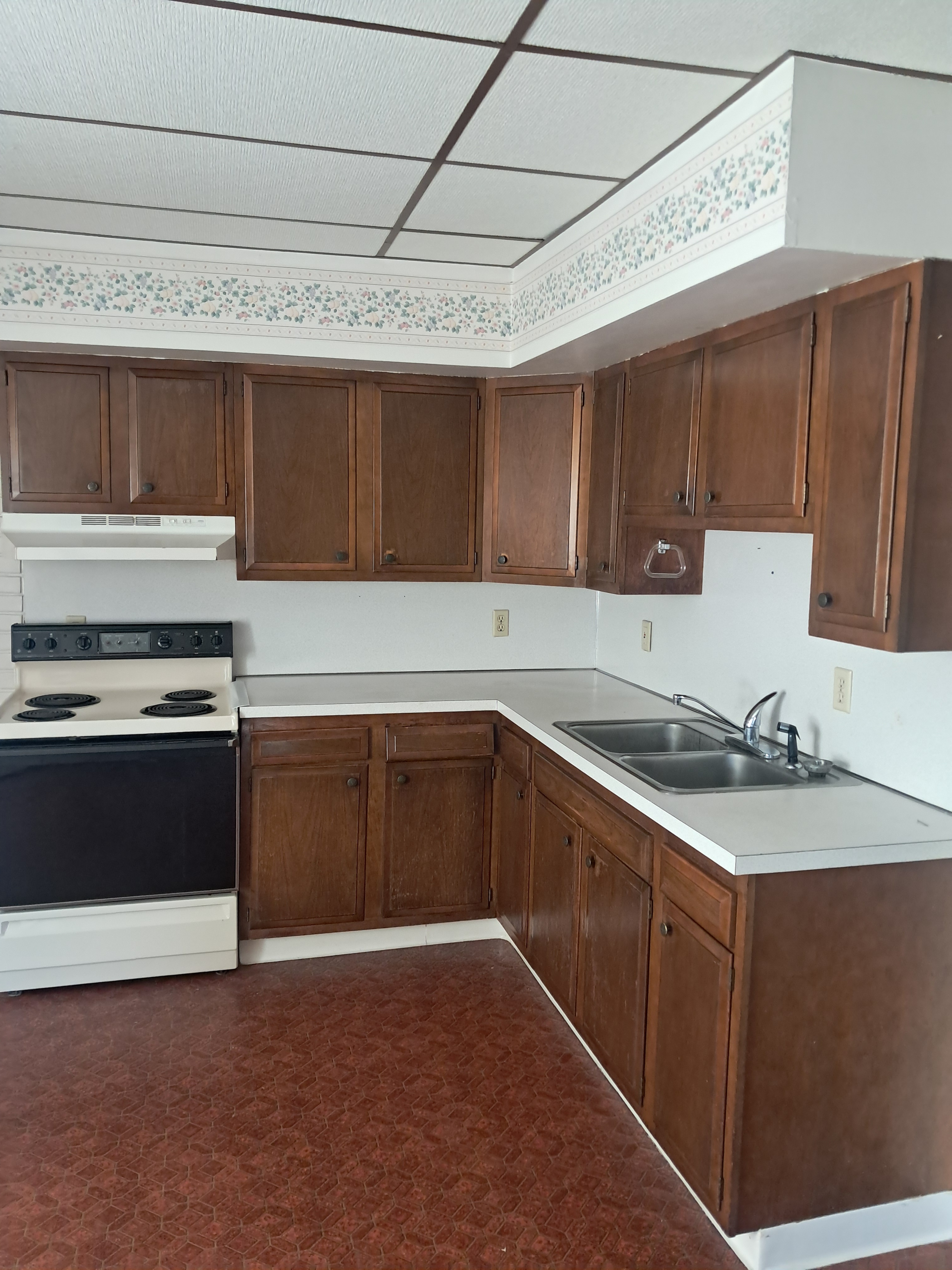 253 Hudson Ave – photo 5