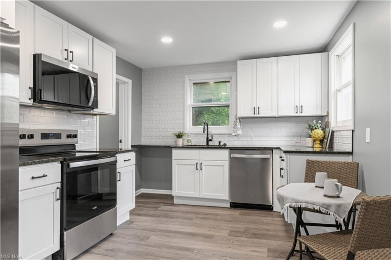 1632 Holmden Ave unit 4 – photo 1