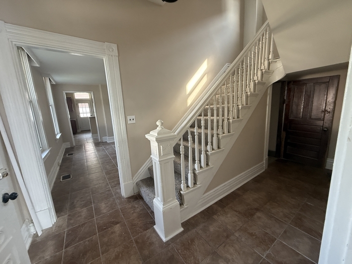 101 Shelby St – photo 4
