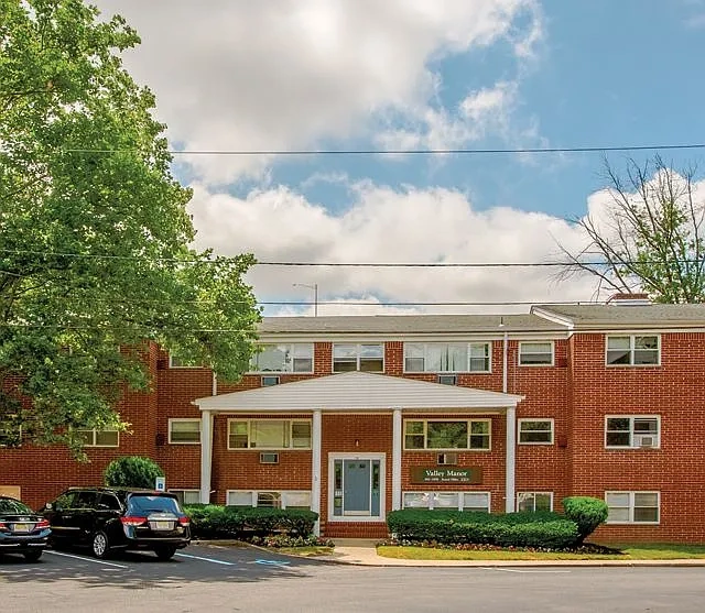 Valley Manor Apartments – photo 4