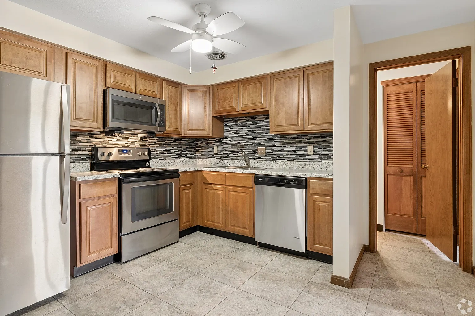 Carriage Hill Apartments – photo 5