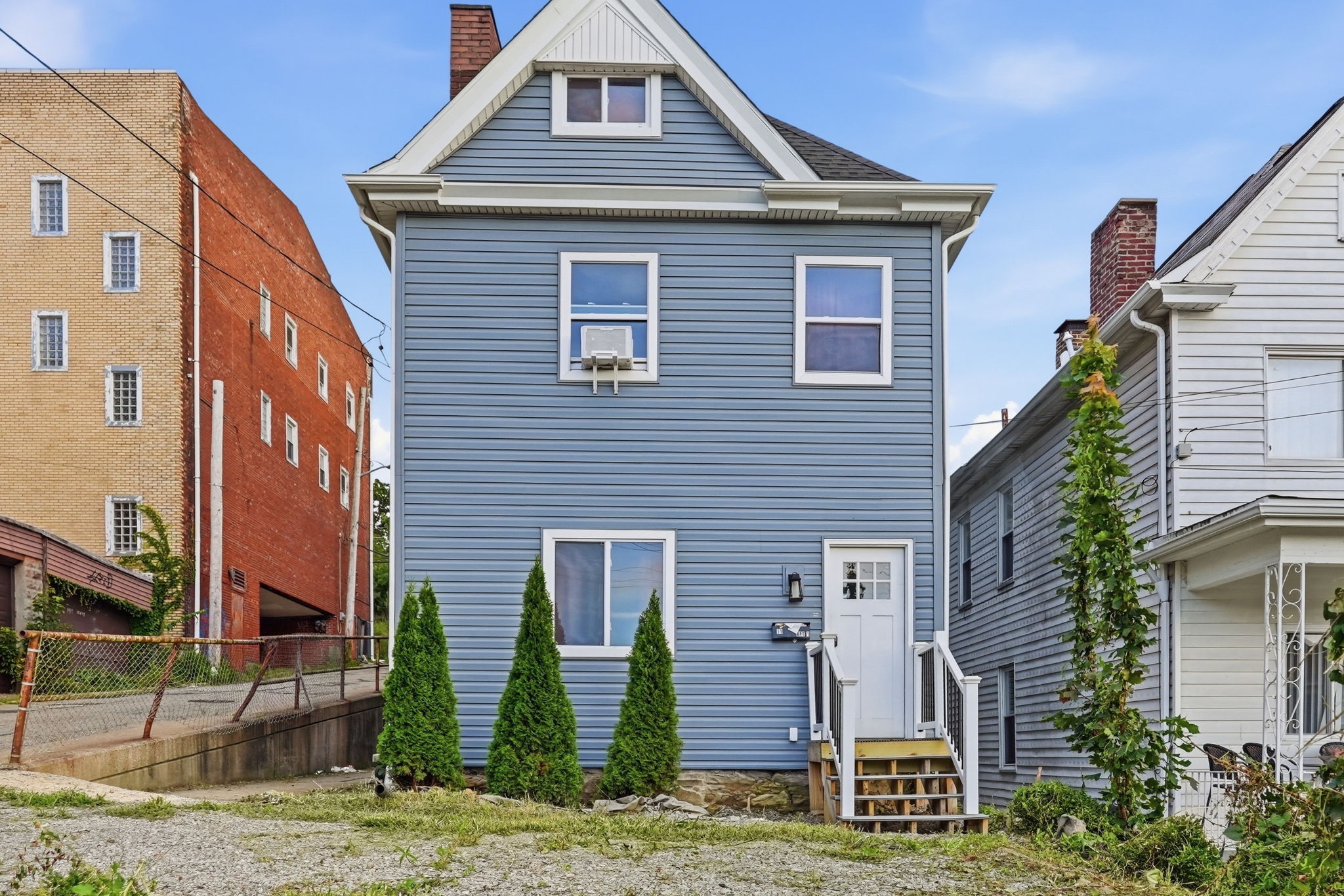 11 Maytide St unit 1 – photo 1