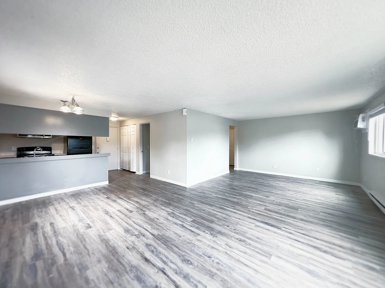 Serrano Apartments – photo 4