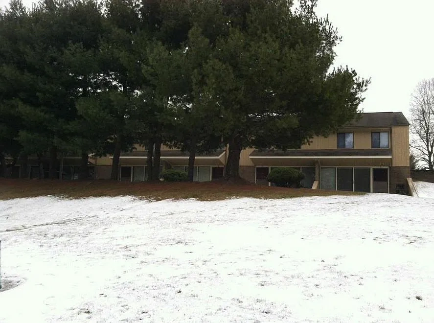 Riverbluff Apartments – photo 1