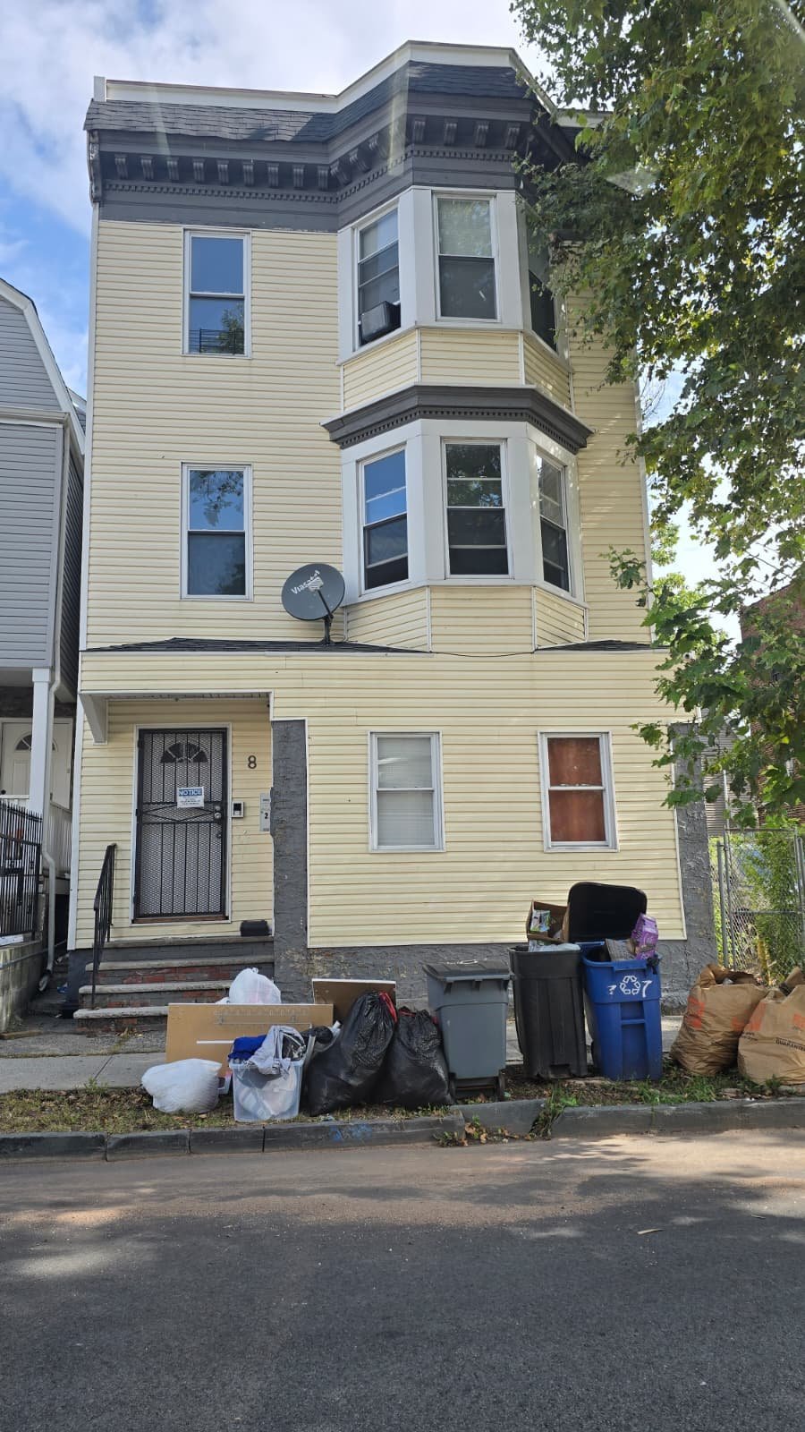 8 William St unit 2 – photo 1