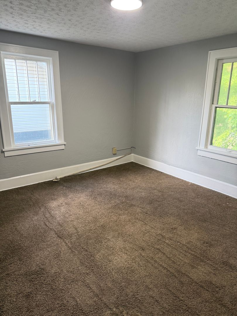 1658 Grace Ave NE – photo 4