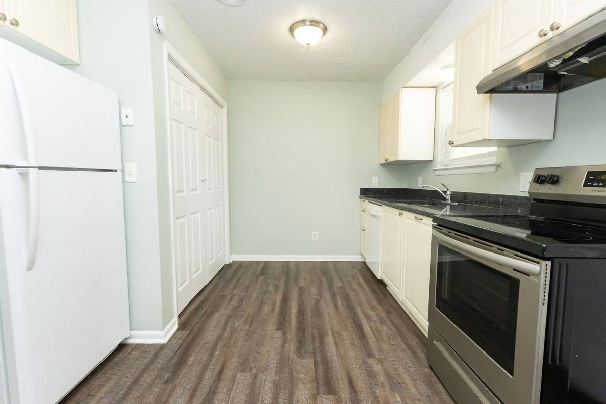 411 Booth Rd unit 413 – photo 3