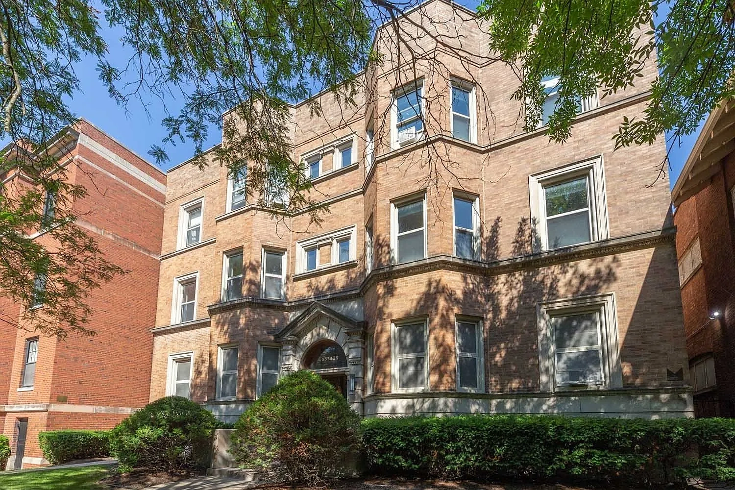 5533 S. Blackstone – photo 1