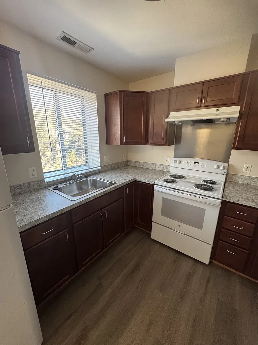 7610 Maple – photo 4