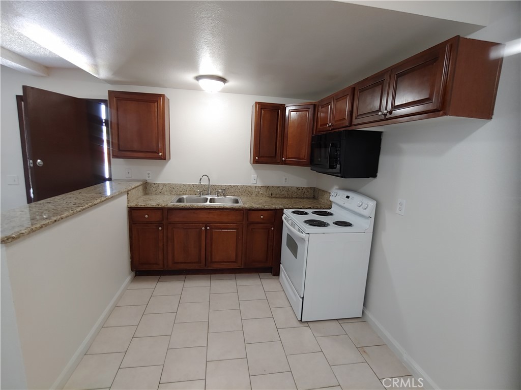 4211 N Mountain Dr – photo 5