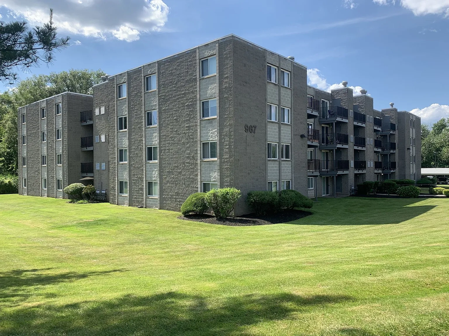 965 ELMS Apartments – photo 2