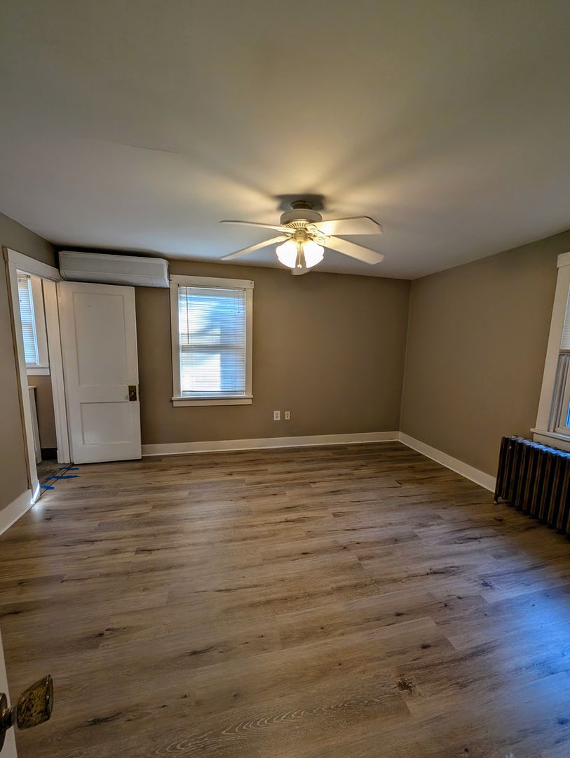 1666 Crafton Blvd unit Unit 2 – photo 4