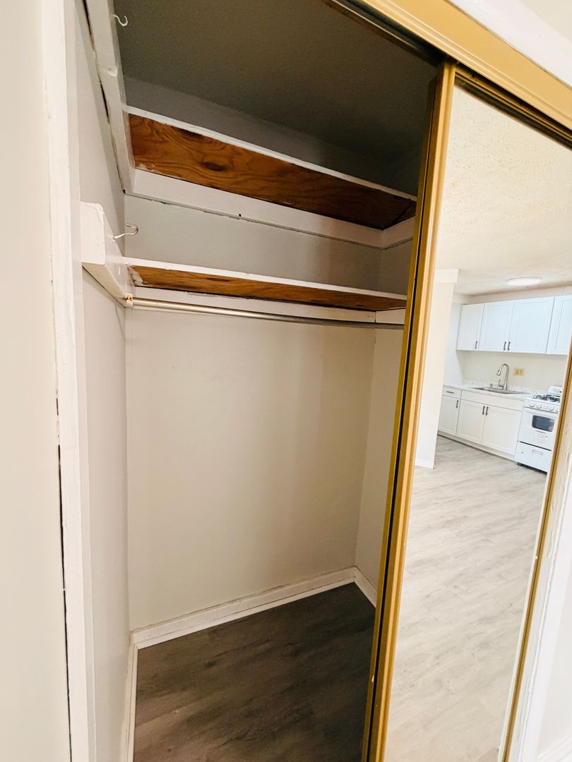 450 Augusta St – photo 5