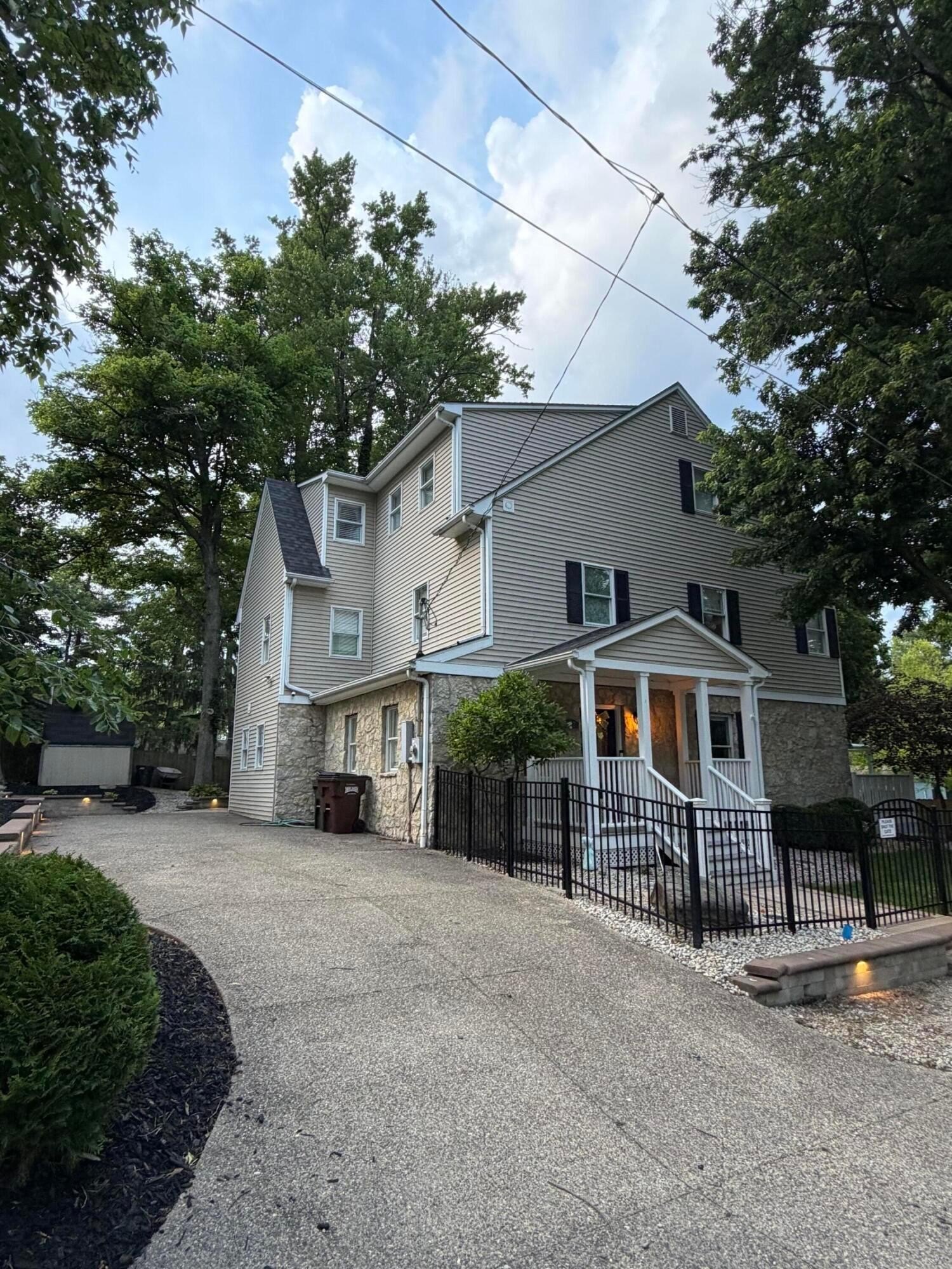 132 E Muskingum Dr – photo 1