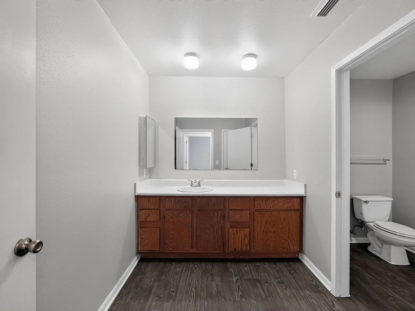 Legacy Apartments – photo 1