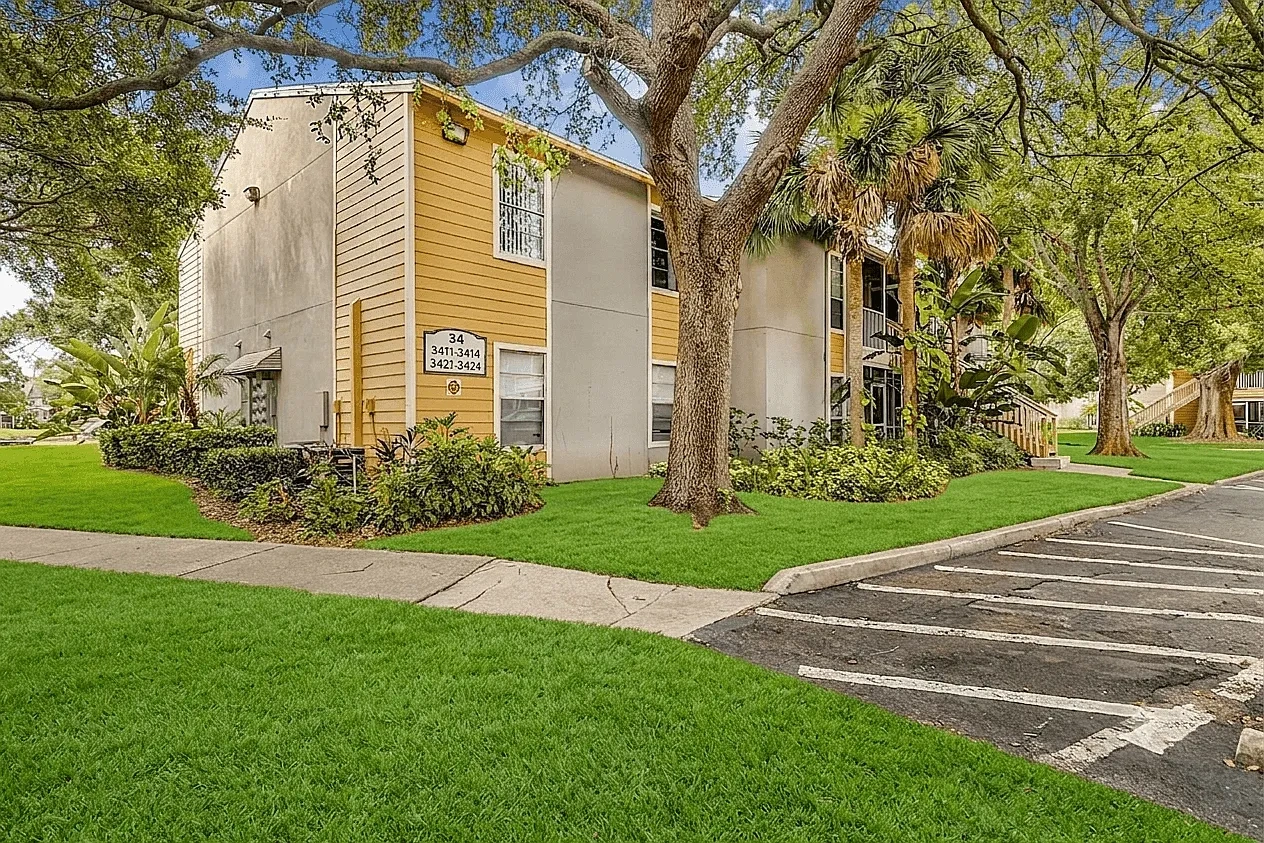 Aventine at Forest Lakes Apartment Homes – photo 3