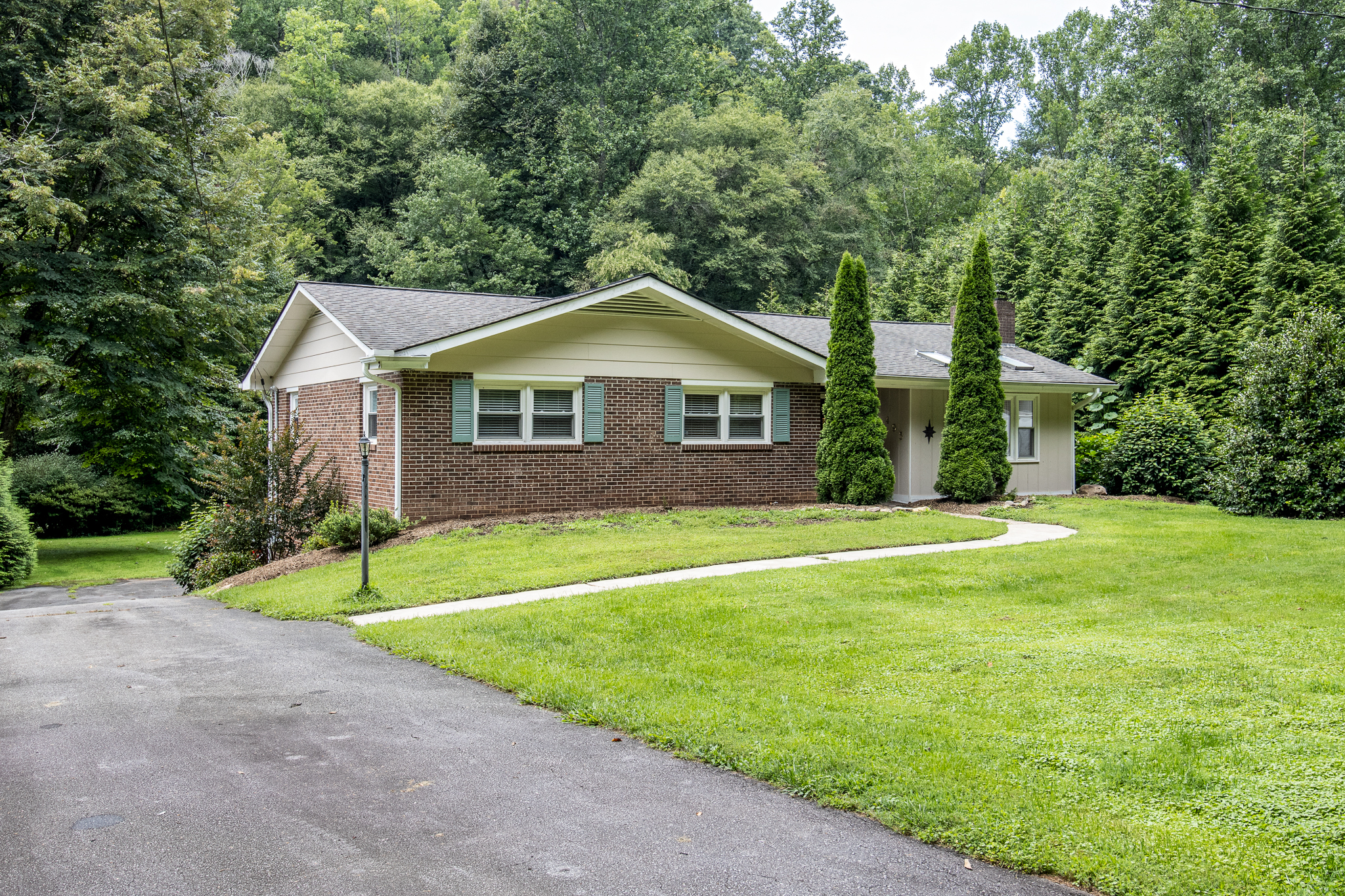 493 Kings Creek Rd – photo 2