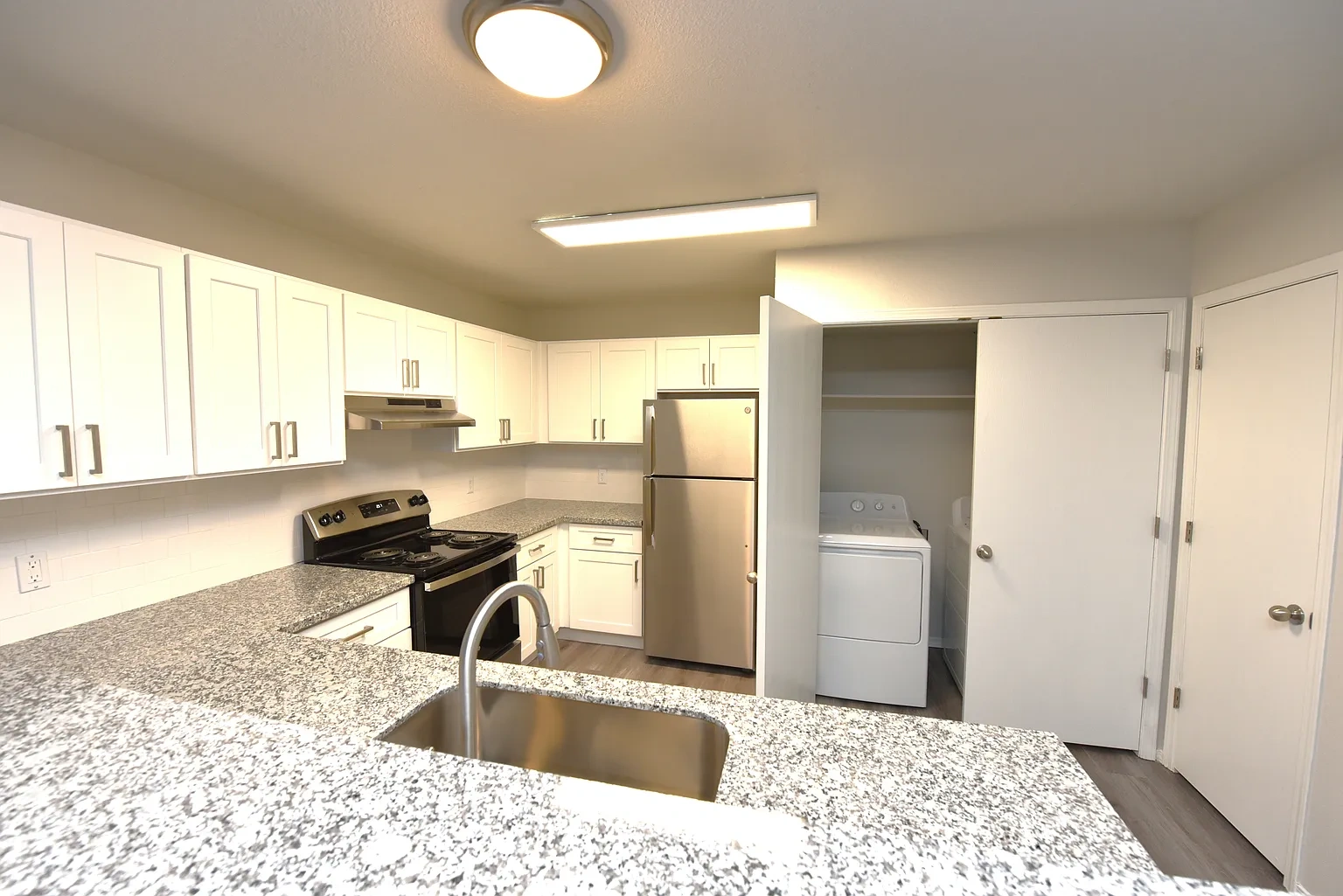 Keystone Crossing Apartment Homes – photo 3