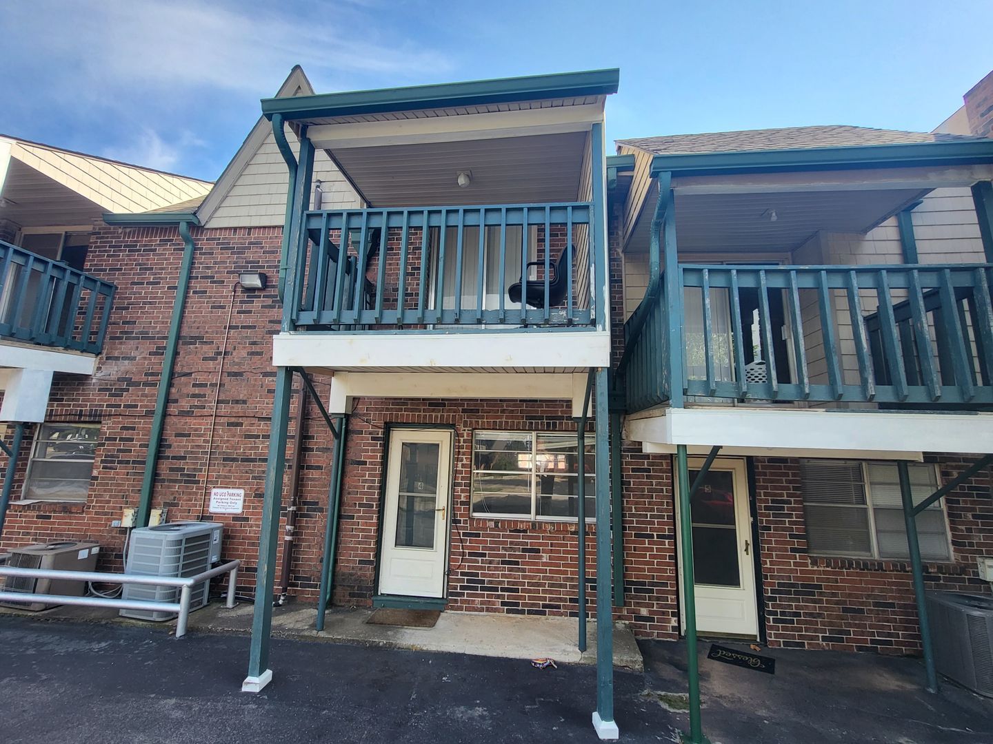 320 E Edwards St unit 4 – photo 3
