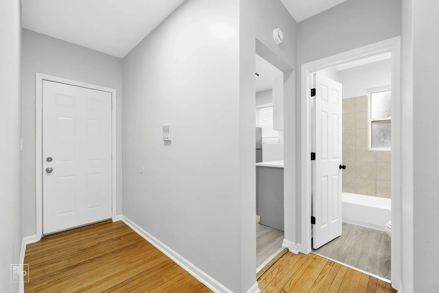 7028 S Clyde – photo 3