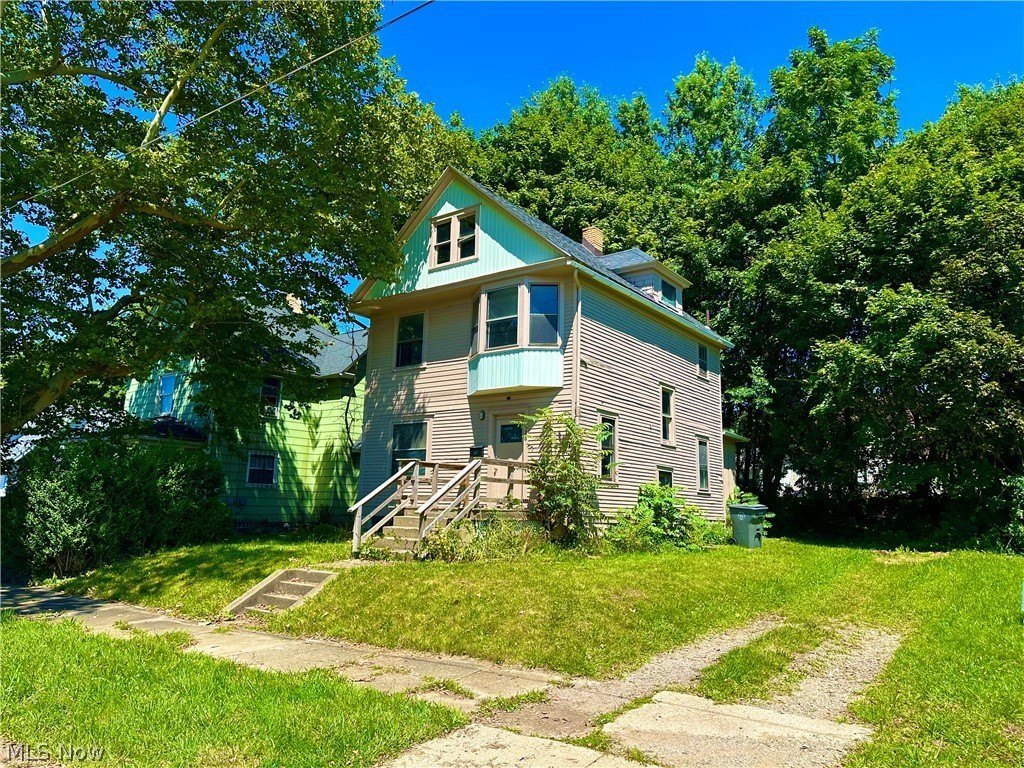 526 Lexington Ave – photo 2