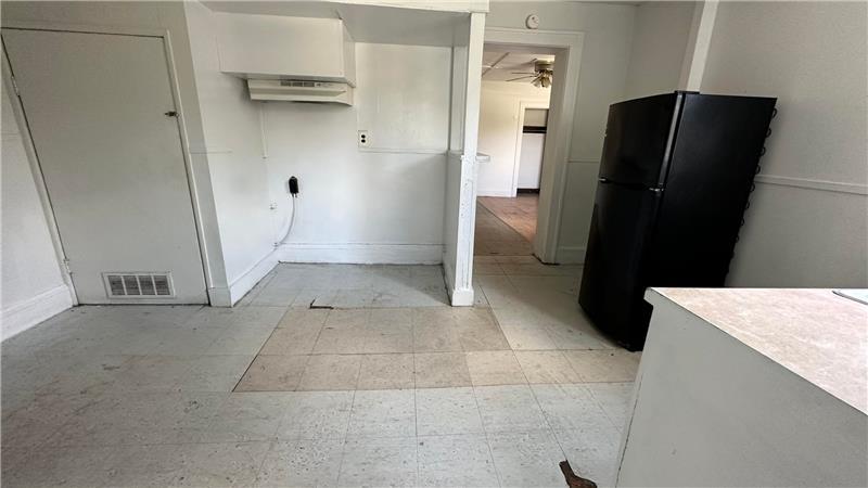 567 S 4th St unit # D – photo 3