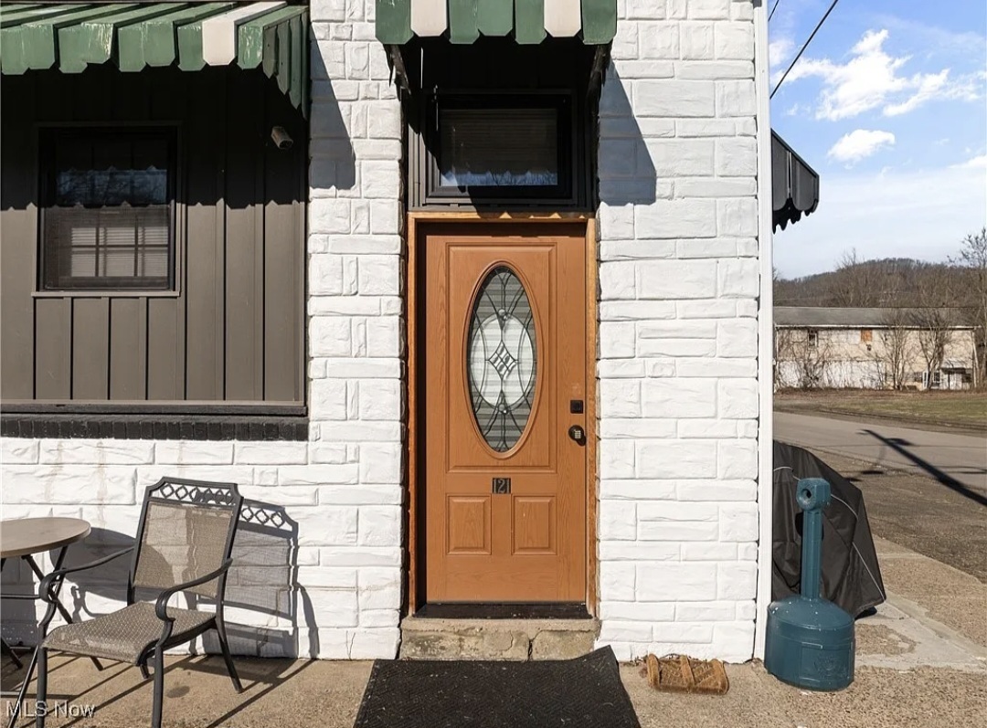 121 1st St unit River Point Lodging Studio #1 – photo 2