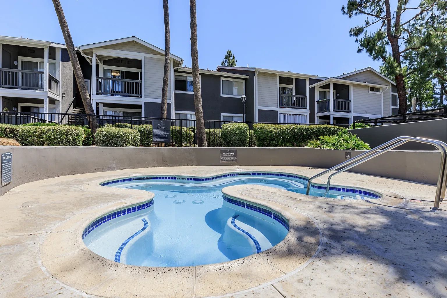 Redlands Lawn and Tennis Club Apartments – photo 4