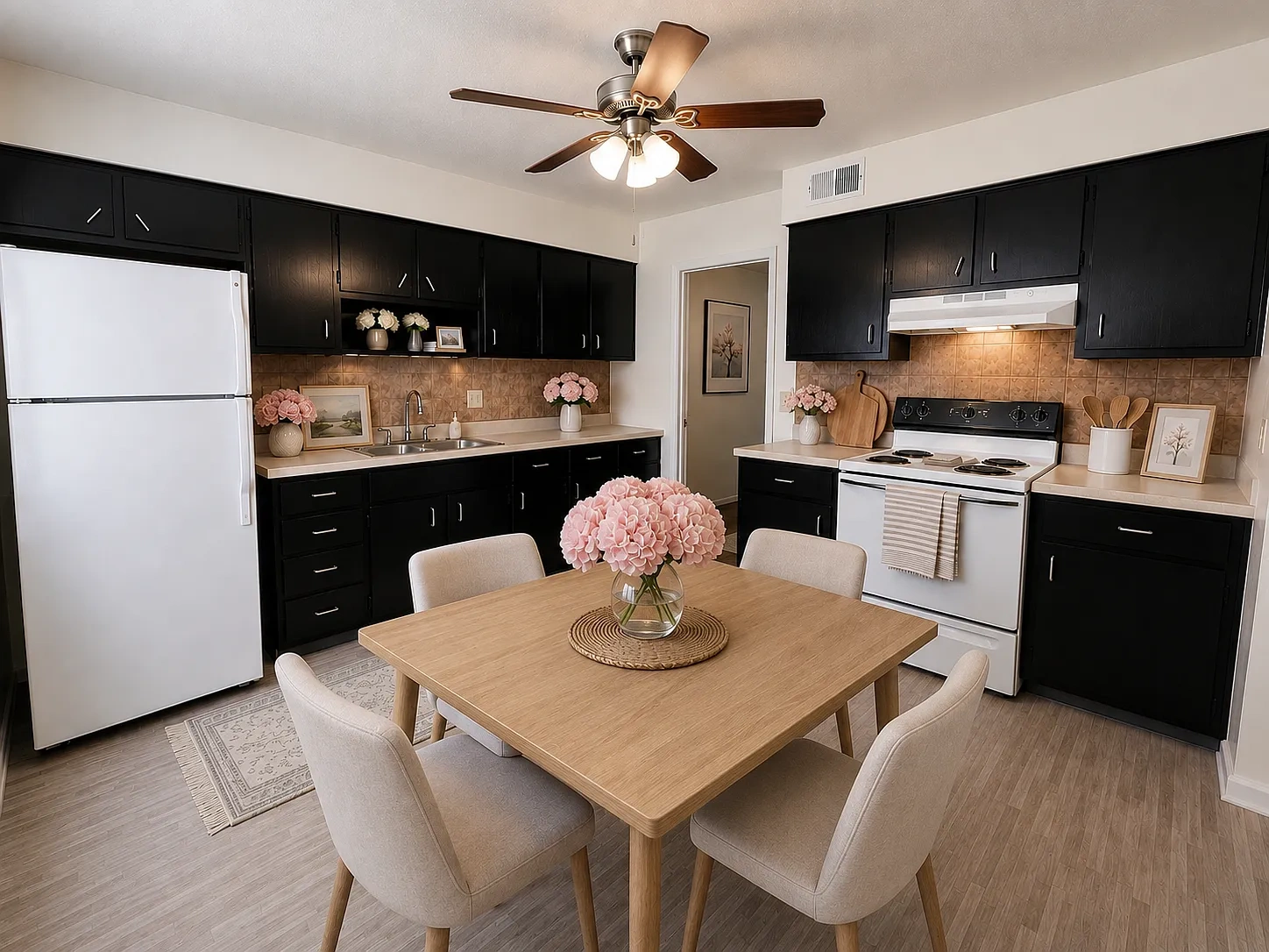 Mayfair Apartments – photo 4