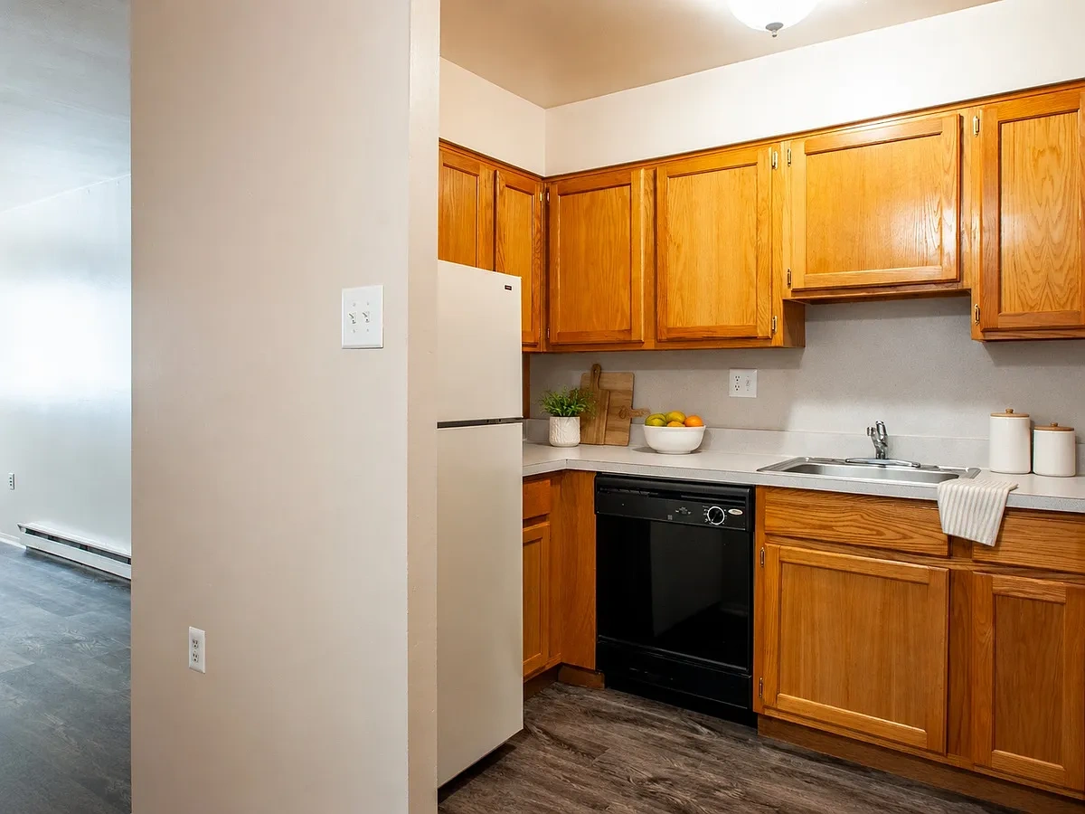 Lincoln Park Apartments and Townhomes – photo 1